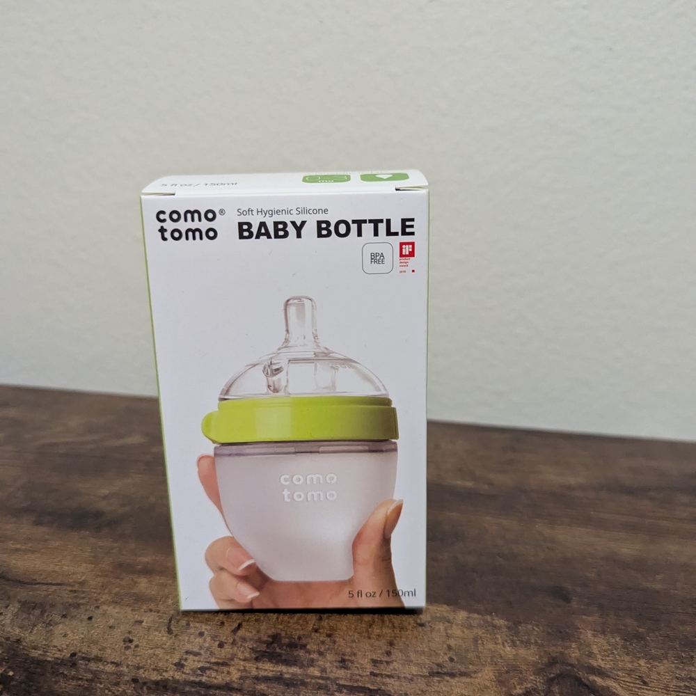 Comotomo Baby Bottle with Green Lid